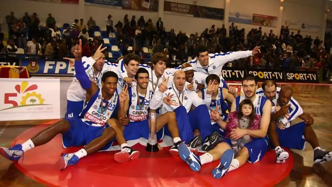 Liga Portuguesa LPB (Copa de la Liga): Porto se lleva el título; Barreirense da la sorpresa en semis y vende cara la derrota en la final; Hill, MVP