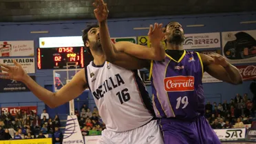 Melilla pone fin a la racha de Palencia. Exhibición (33 val.) sin premio de Marc García