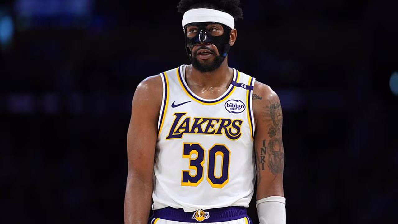 Los Ángeles Lakers perdieron a un jugador de rol, pero consiguieron a un base
