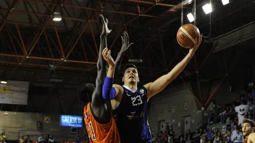 Estreno triunfal del Marín. Lleida asalta El Plantío pese al recital (40 v.) de Huskic