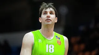 Los protagonistas de la Adecco Oro en noviembre: MVP (Starosta), entrenador (Rubén Perelló), Quinteto Ideal y otros jugadores destacados