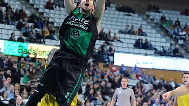 Nikos Zisis el más eficaz y Gaffney, productivo y decisivo