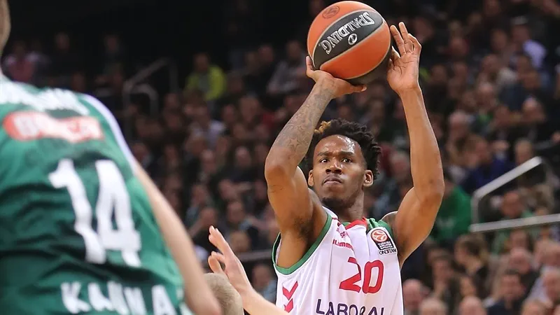 Adams y James llevan al Baskonia a triunfar en Kaunas