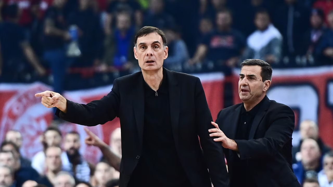 Bartzokas: “el presidente de un equipo rival me ataca constantemente en redes”