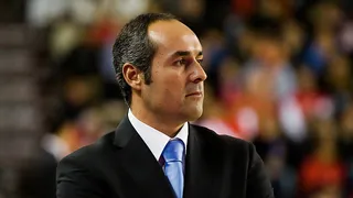 Xacobeo Blu:sens Obradoiro da marcha atrás y decide mantener a Curro Segura pese a haber tanteado a Tim Shea dias antes del encuentro ante Alicante. Además, el base Maurice Bailey no continuará