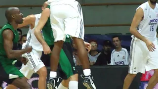 El Real Madrid de Reyes y Bullock apabulla durante 20 minutos (con galería de fotos del RM-DKV)