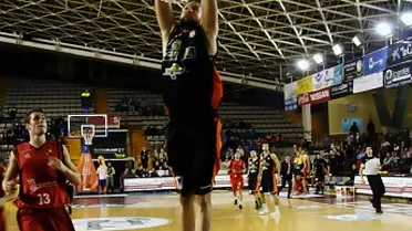 Melilla Baloncesto ficha a José Amador