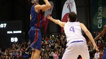 El Axa FC Barcelona elimina al Real Madrid y se jugará el pase a la final contra el Unicaja Málaga