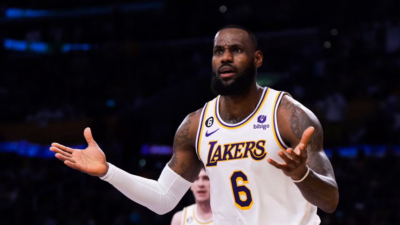 Las razones de la probable continuidad de LeBron James en la NBA