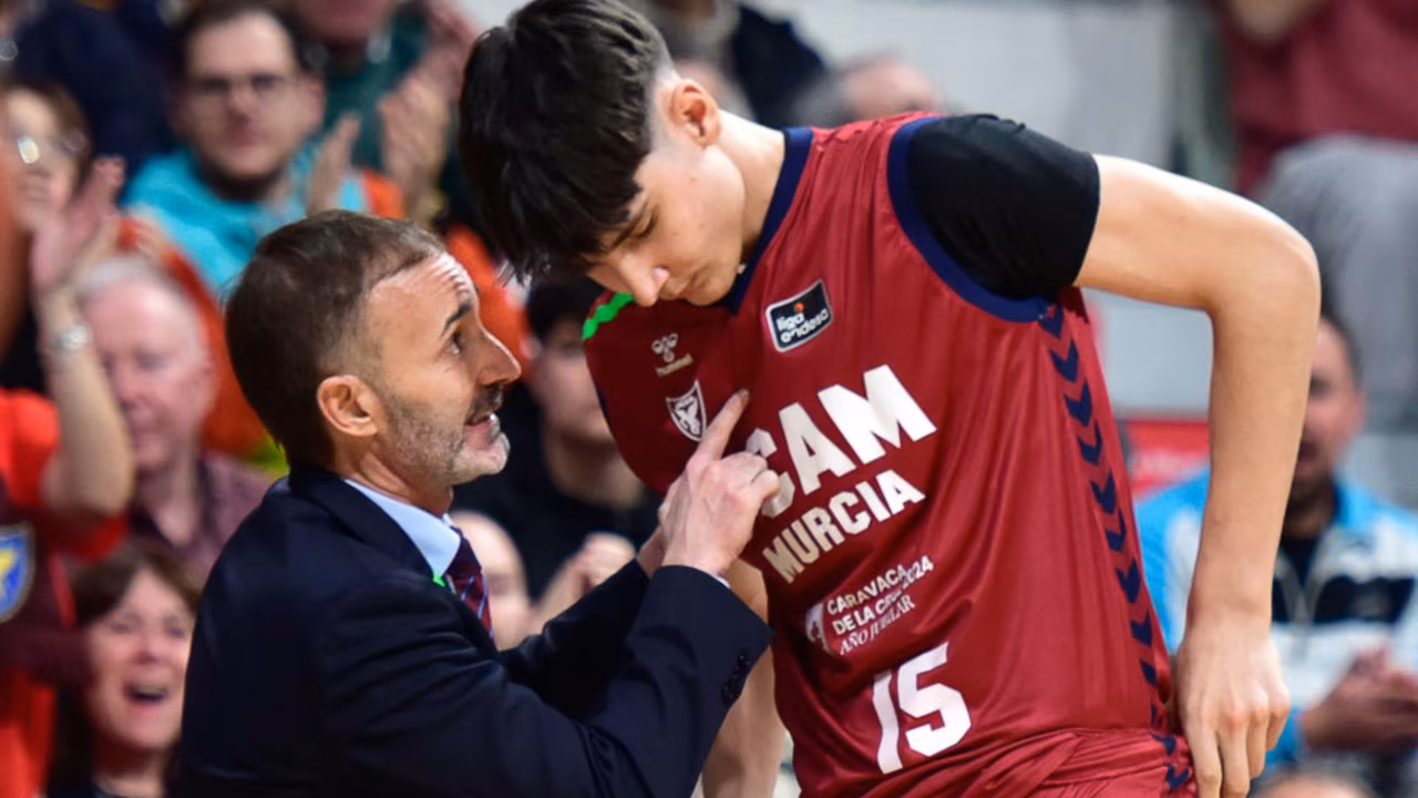 ¡Qué está pasando! La NCAA amenaza con llevarse a OTRA promesa española