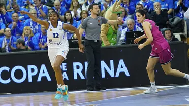 Copa de la Reina (1/2): Hayes y Laura Gil llevan a Perfumerías Avenida a la final (45-60)