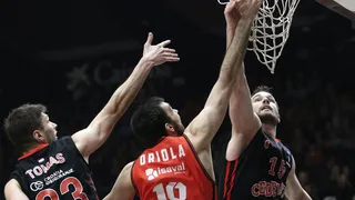 Pierre Oriola amarga la vuelta de Shurna a la Fonteta (71-58)