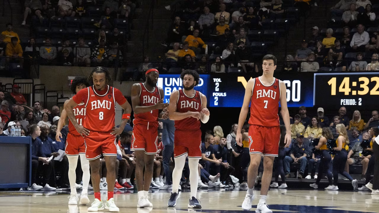 Este joven malagueño es el señor del rebote en NCAA