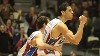 Salah Mejri se exhibe con todos los focos apuntándole