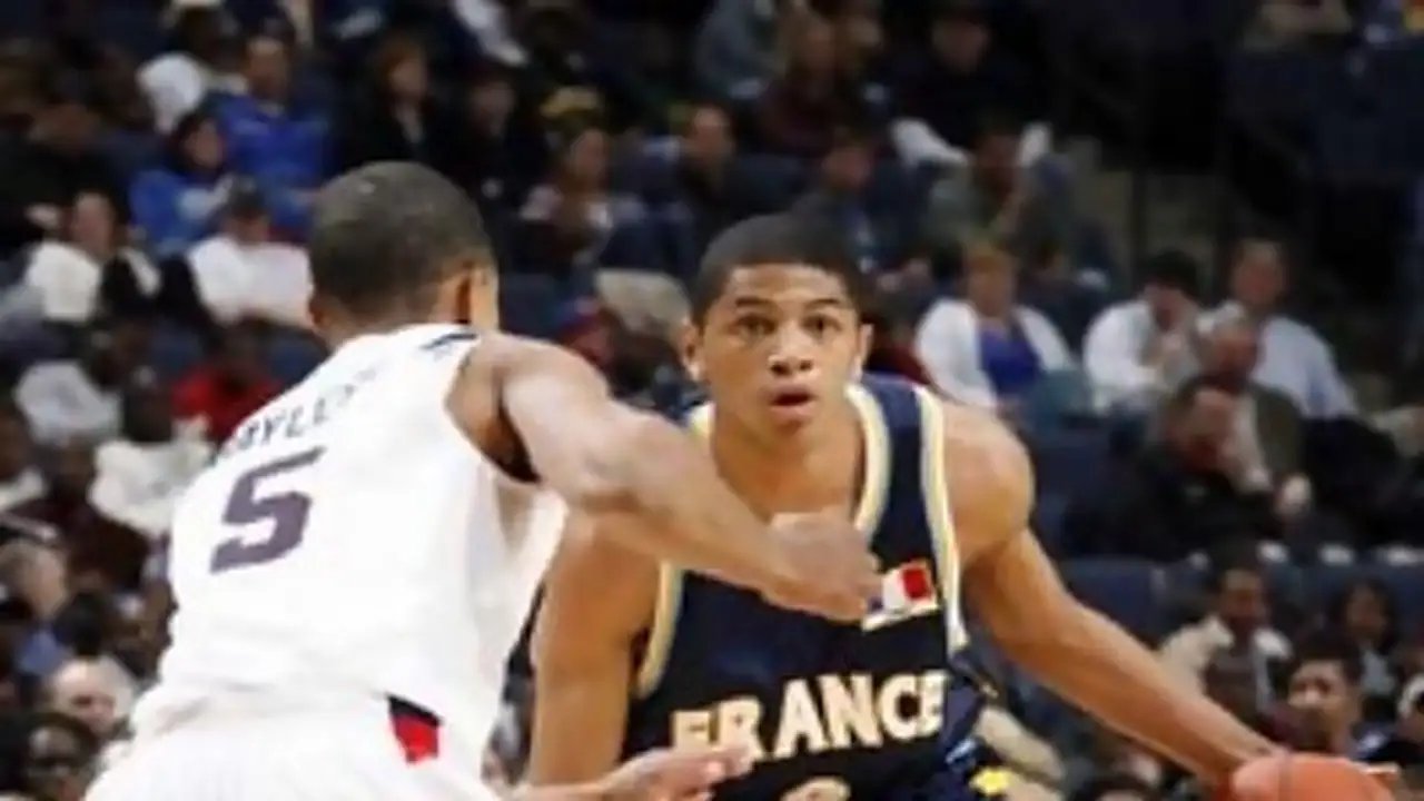 International Draft: Ficha de Nicolas Batum (2.03/ 88/ E-A) (Incluye vídeo)