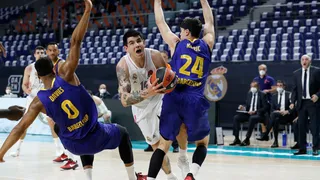 El Barcelona mete en un aprieto al Real Madrid (76-81)