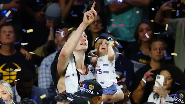 La increíble historia de Nikola Jokic, la anti-estrella que regala su brillo