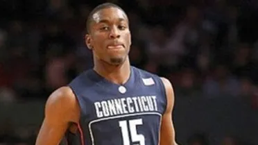 Kemba Walker, seria amenaza para José Manuel Calderón en los Raptors