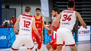 Fran Guerra se doctora en su debut con la selección (88-89)