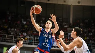 El presidente de Estrella Roja pide el regreso del joven serbio del que todos hablan