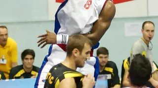 Liga griega (J2): Mientras el Peristeri es la revelación los dos equipos de Salónica pinchan . Alex Stepheson MVP