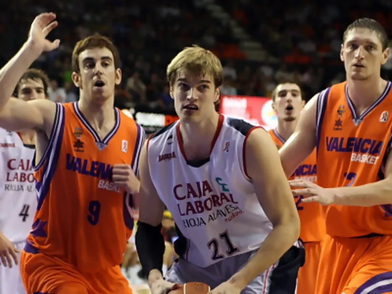 Tiago Splitter recala finalmente en el Valencia Basket