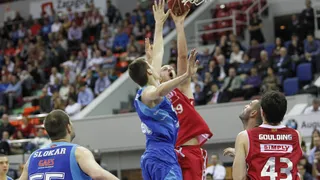 Jelovac lidera al CAI más eficaz para evitar un susto ante Tuenti Móvil Estudiantes