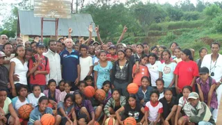 ¿Quieres ayudar a crear escuelas de basket en Madagascar?