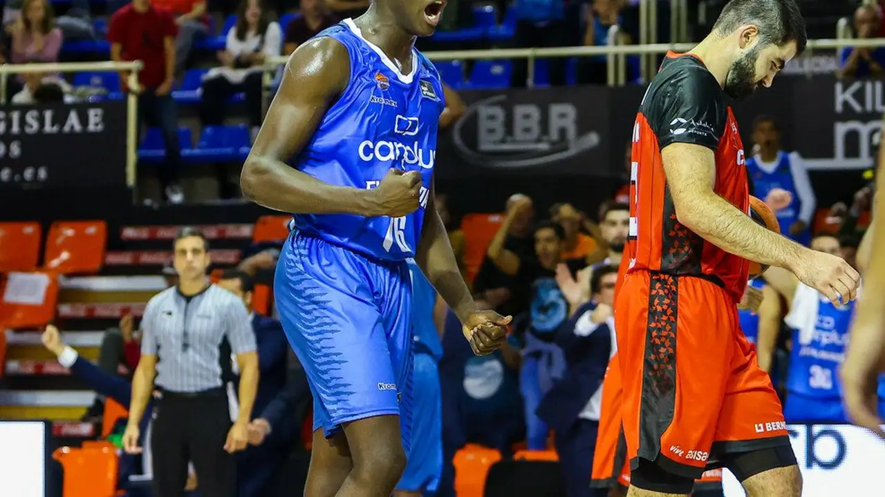 Bilbao Basket quiere a un pívot que debutó con 14 años en ACB