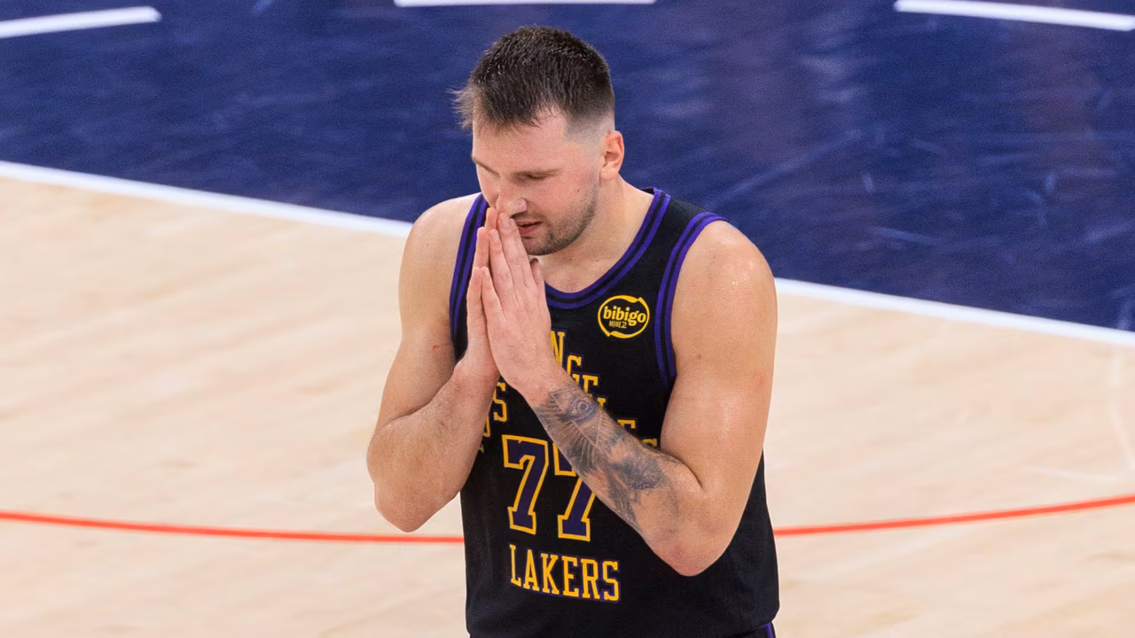 Lesionado en el peor momento, Luka Doncic podría perderse todo