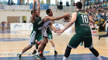 Melilla golpea primero ante un Peñas que nunca se rindió