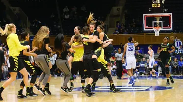 Las Oregon Ducks de Maite Cazorla al Sweet 16 al grito de “Winner stays” (VIDEO)