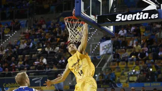 La vida vuelve a sonreírle a Levon Kendall y a su hijo Skyler