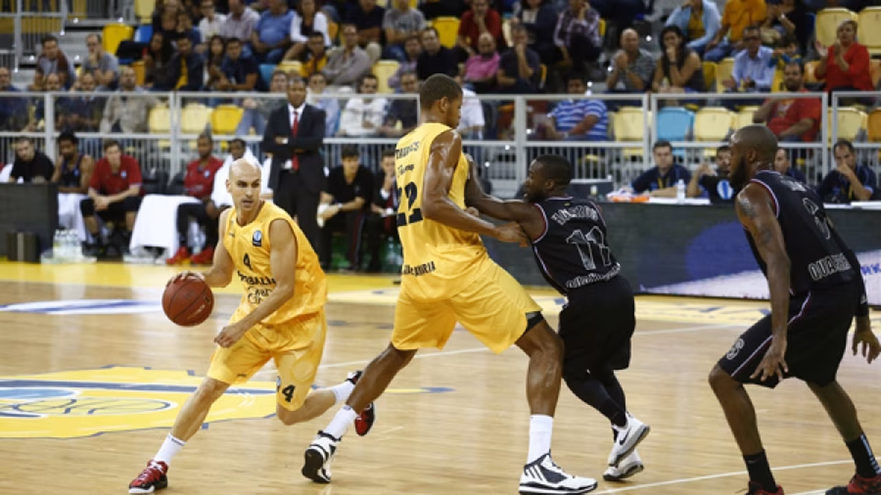 Un Adams de MVP juega con el Baloncesto Sevilla y Gran Canaria trabaja su remontada