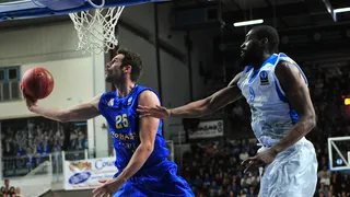 Tavares, Rey de Cerdeña; Ostende ahonda en la crisis sevillana y Pilepic mata al CAI