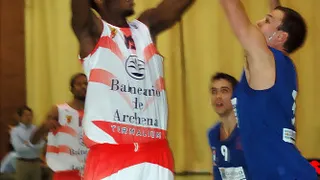 Balneario de Archena: Iván Aparicio IN, Terrance Farley OUT