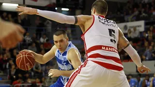 El Lagun Aro GBC se estrena en un final de thriller y hunde un poco más al Assignia Manresa