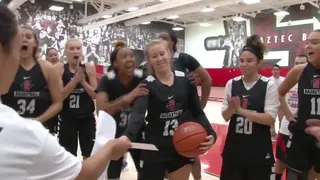 Arancha Gómez es testigo de una gran sorpresa en San Diego State Aztecs (VIDEO)