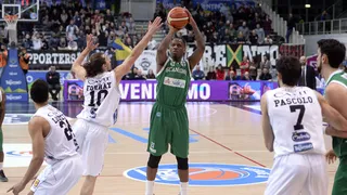 Pesaro derrota a Reggio Emilia; Torino sigue en problemas y Nunnally, MVP