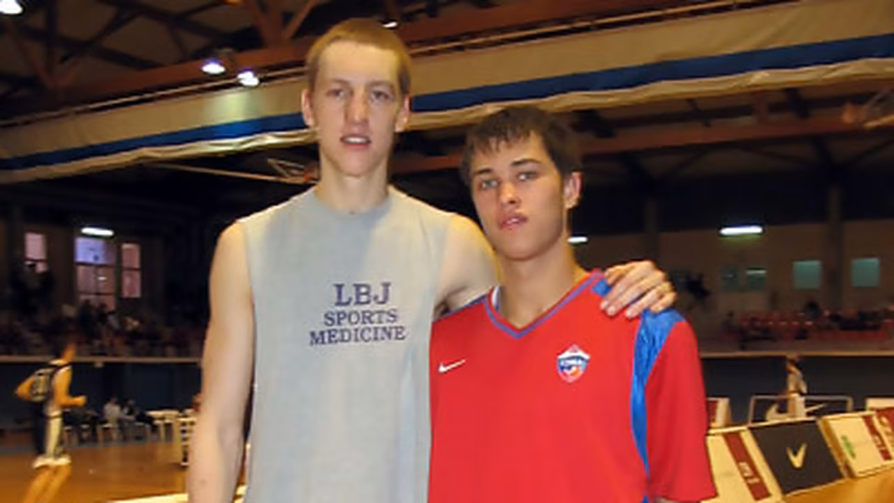 CSKA de Moscú cedió sus jóvenes estrellas a Valery Tikhonenko