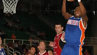 Coruña renueva a Robert Joseph