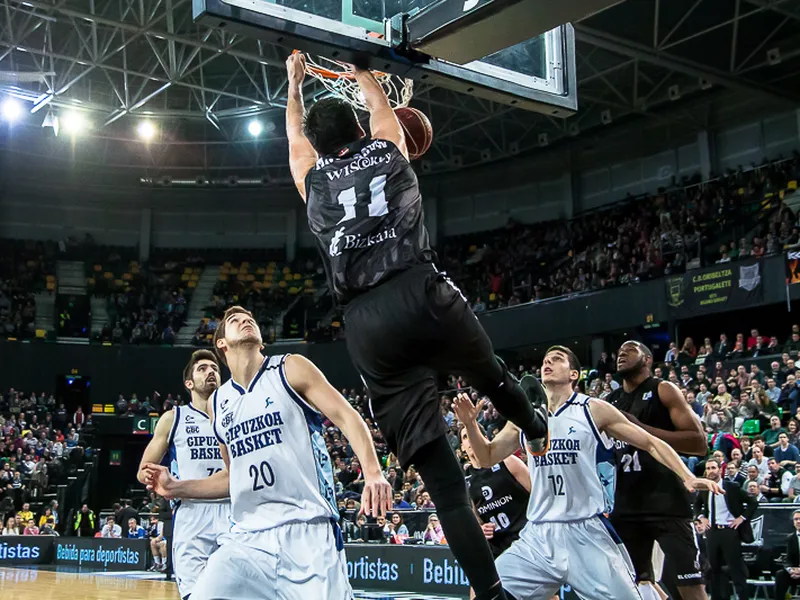 Quintetos Ideales, Entrenador del año y MVP de la temporada
