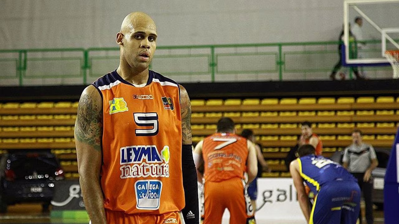 Rowley y Berhanemeskel completan la plantilla de Araberri. Andujar, temporero en Palencia