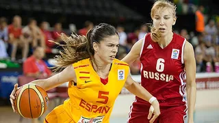 España supera a Turquía; Italia espera en la final (57-51)