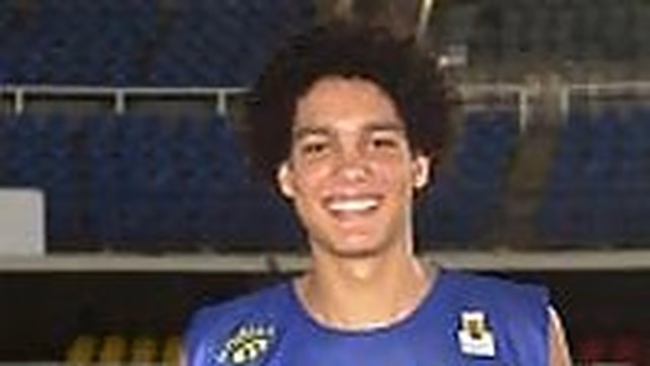 Anderson Varejao: “este equipo llama la atención por (Lebron James) su presencia”