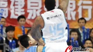 Las tribulaciones de Asefa Estudiantes: Azofra trata de convencer a un Will McDonald decidido a no jugar más en la presente campaña