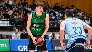 Consigue su cesión después de haberle entrenado en el Eurobasket U20