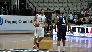 Deron Williams debuta con victoria y 15 puntos y 9 asistencias (78-70 ante Dexia Mons) en una vibrante jornada de martes en la ida de la Eurocup