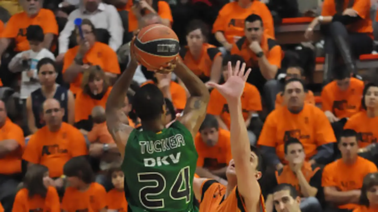 Vitor Faverani renueva con Valencia Basket hasta 2015, Clay Tucker… ¿se fuga? Ya suena Marko Keselj como sustituto