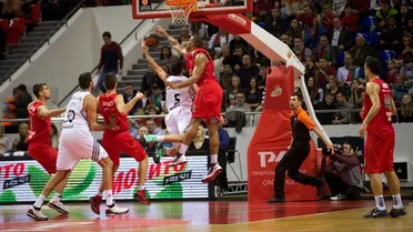 Unicaja se rehace del golpe de la Copa. El Chacho, excelso en otra victoria blanca